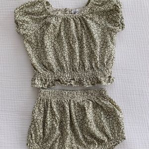 Baby Gap Floral Shorts Outfit, Size 18-24 Months